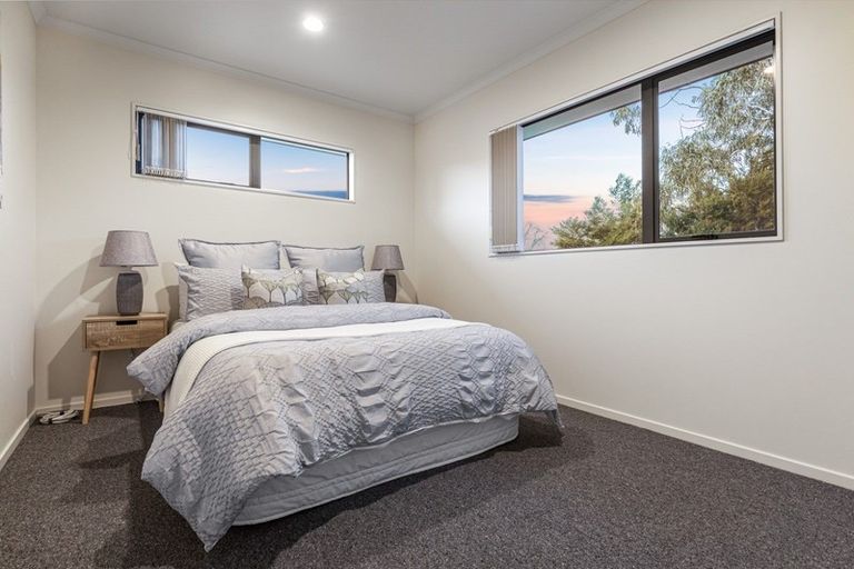 Photo of property in 16 Elder Place, Massey, Auckland, 0614