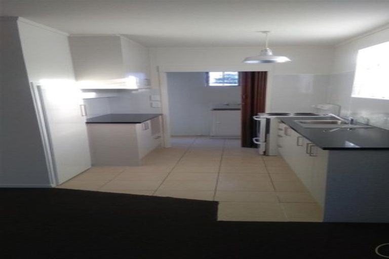 Photo of property in 2/71 Butley Drive, Farm Cove, Auckland, 2012