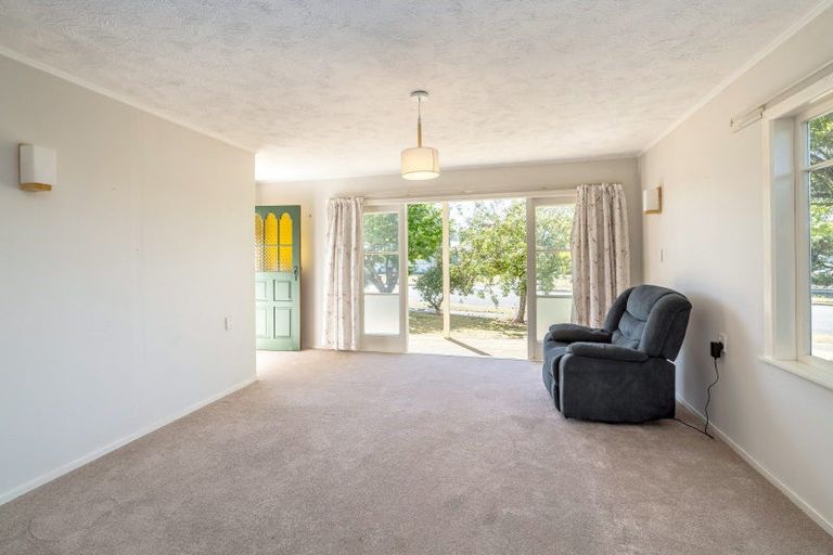 Photo of property in 27 Wavell Crescent, Lansdowne, Masterton, 5810