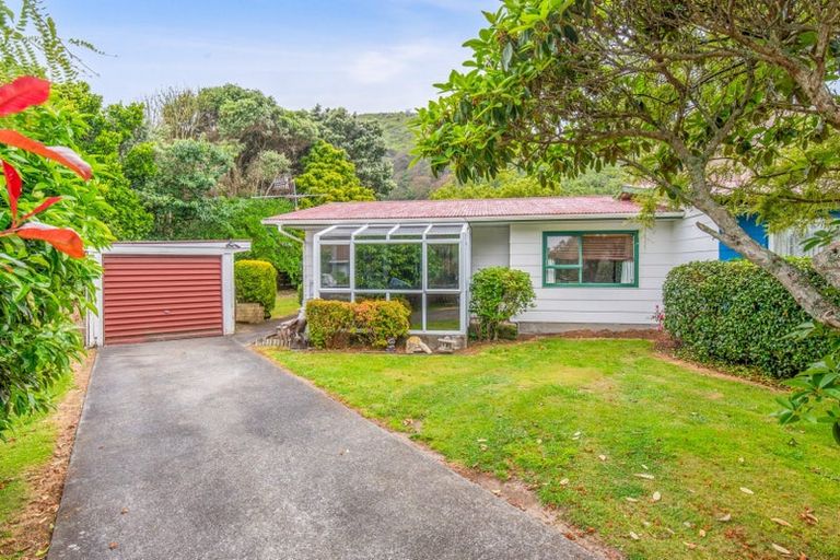 Photo of property in 8 He Awa Crescent, Waikanae, 5036