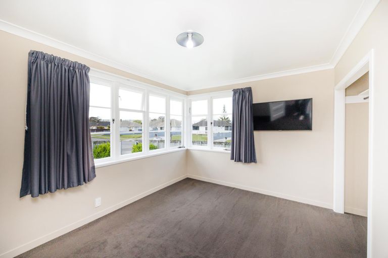 Photo of property in 104 Clyde Crescent, Roslyn, Palmerston North, 4414