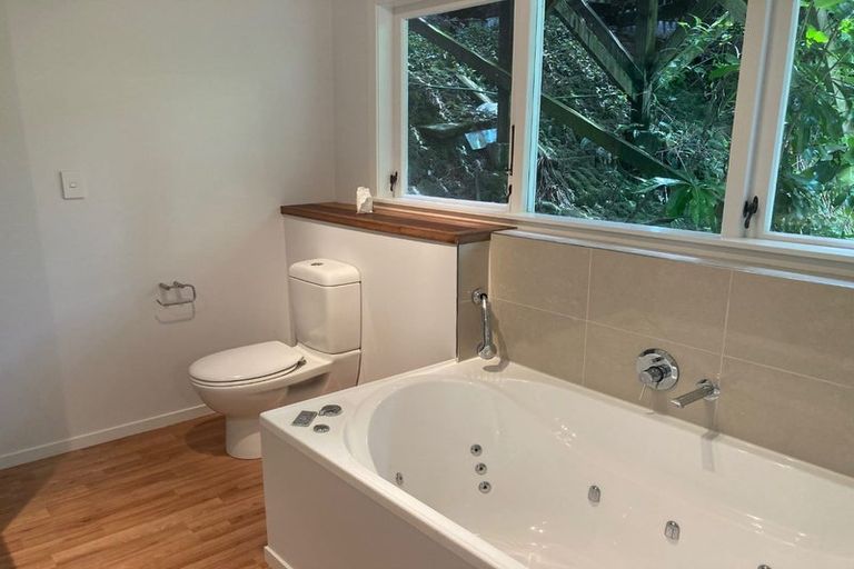 Photo of property in 3 Mamaku Grove, Khandallah, Wellington, 6035