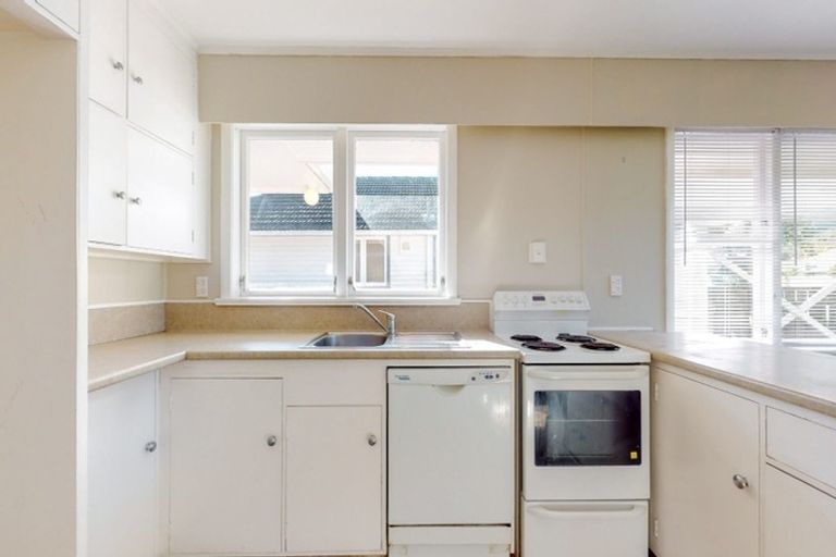 Photo of property in 1009 High Street, Avalon, Lower Hutt, 5011