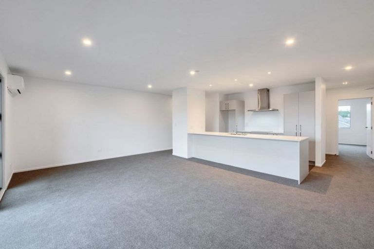 Photo of property in 9/27 Dida Park Drive, Kumeu, 0810