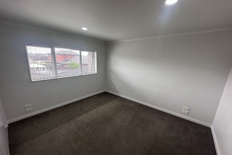Photo of property in 4/10 Salford Crescent, Flat Bush, Auckland, 2019