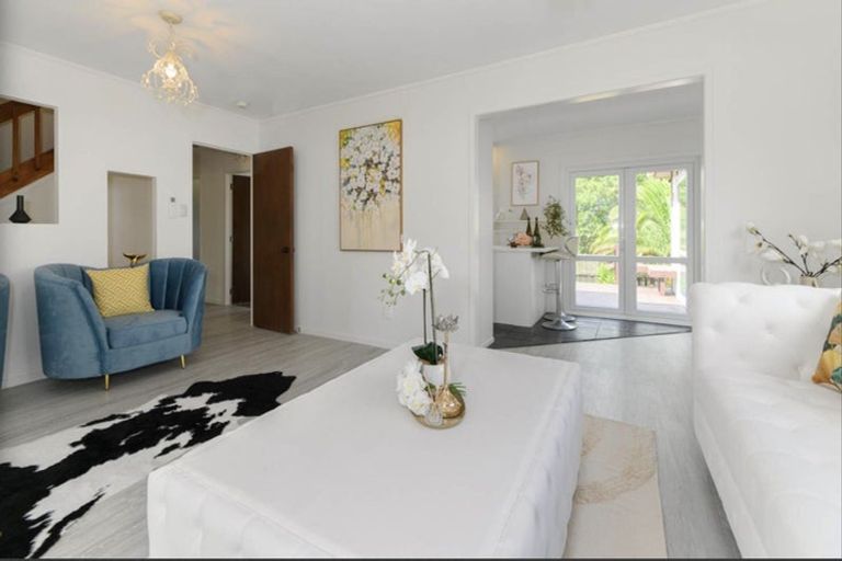 Photo of property in 12 Orinda Close, Botany Downs, Auckland, 2010