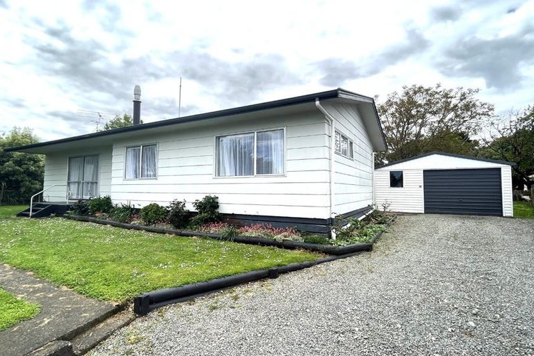 Photo of property in 4 Tasman Crescent, Carterton, 5713