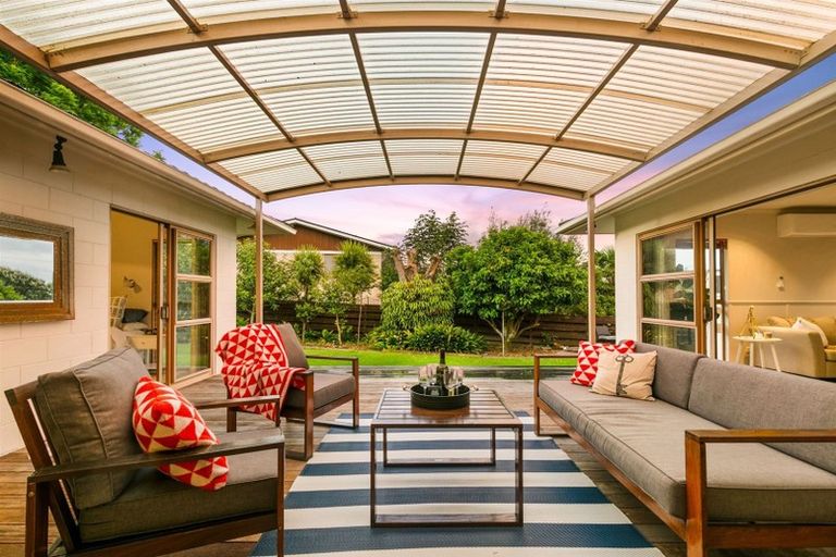 Photo of property in 24 Realm Place, Massey, Auckland, 0614