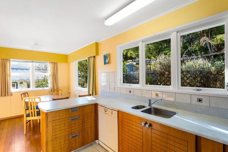 Photo of property in 69 Thomas Street, Stokes Valley, Lower Hutt, 5019