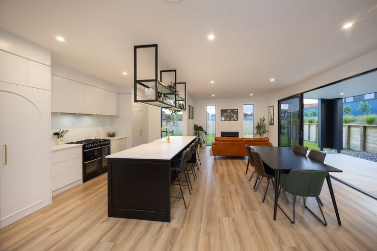 Photo of property in 5 Edenmore Terrace, Fitzherbert, Palmerston North, 4410