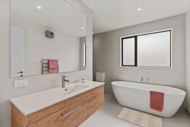 Photo of property in 10 Eaglesfield Close, Westmorland, Christchurch, 8025