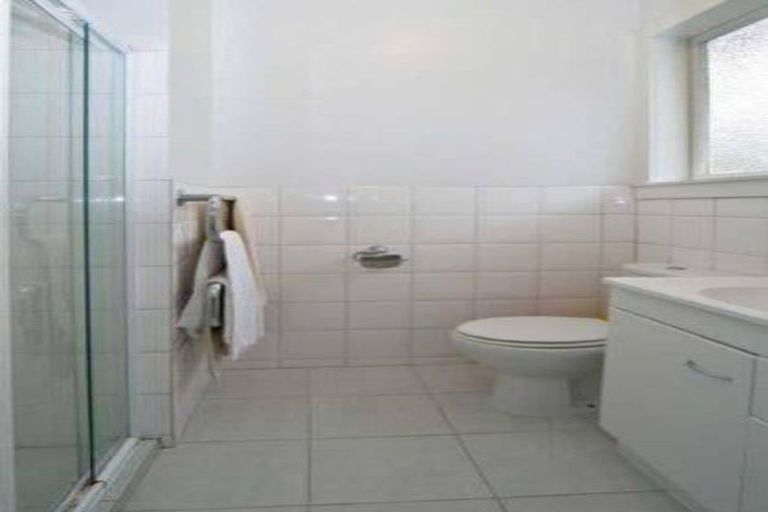 Photo of property in 13a Irirangi Road, Greenlane, Auckland, 1061