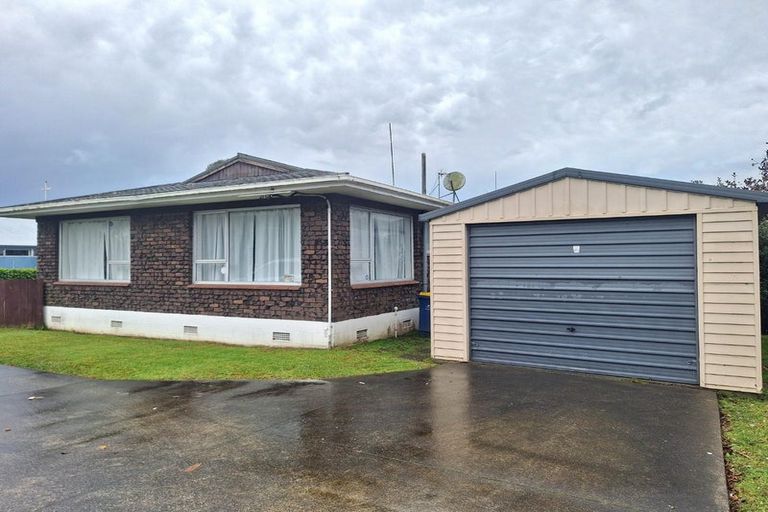 Photo of property in 1/468 Swanson Road, Ranui, Auckland, 0612