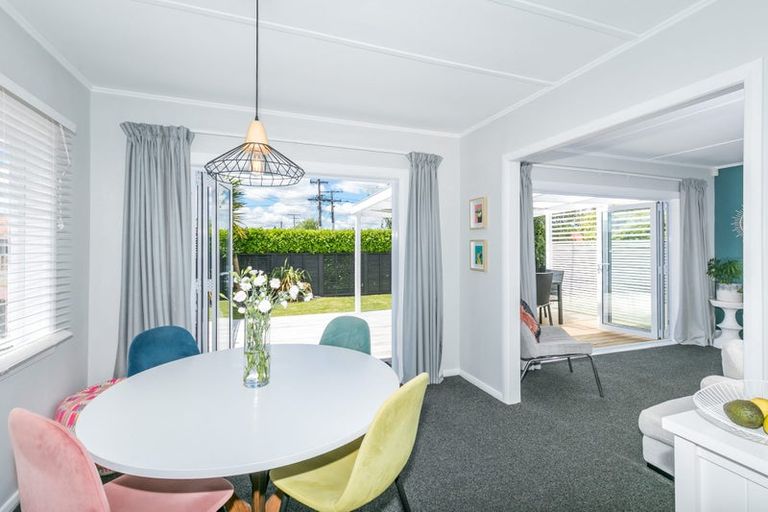 Photo of property in 15 Sandwich Road, St Andrews, Hamilton, 3200