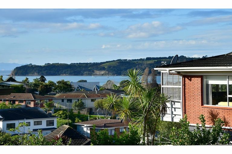 Photo of property in 18a Tower Hill, Stanmore Bay, Whangaparaoa, 0930