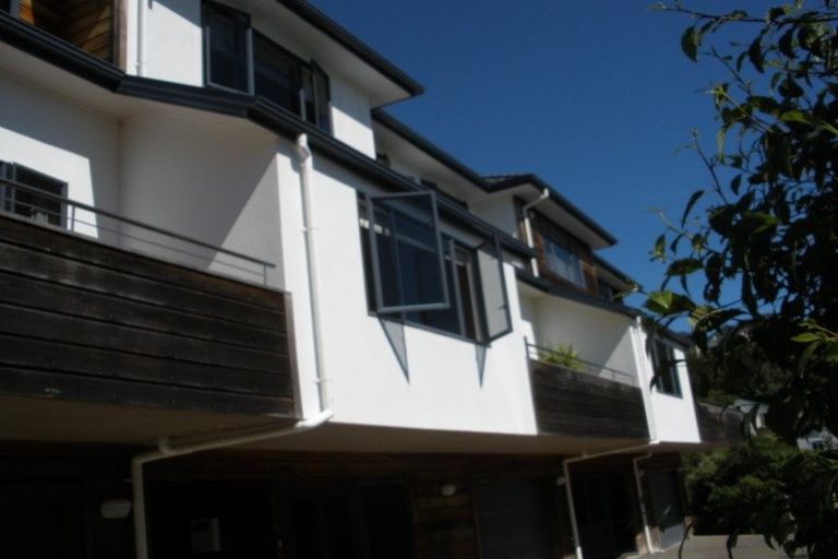 Photo of property in 35 Jackson Street, Island Bay, Wellington, 6023