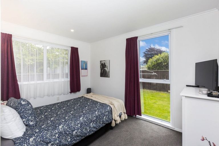 Photo of property in 27 Kiwi Street, Heretaunga, Upper Hutt, 5018