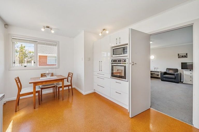 Photo of property in 5a Rosebank Avenue, Avalon, Lower Hutt, 5011