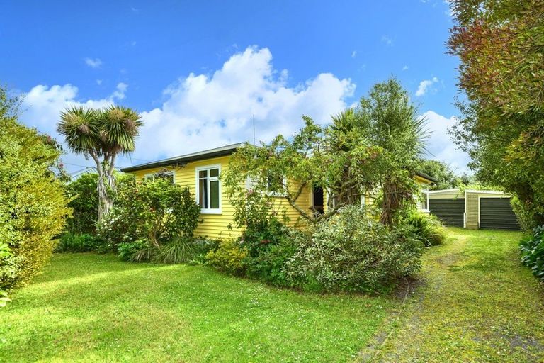 Photo of property in 9 Moyna Avenue, Dallington, Christchurch, 8061