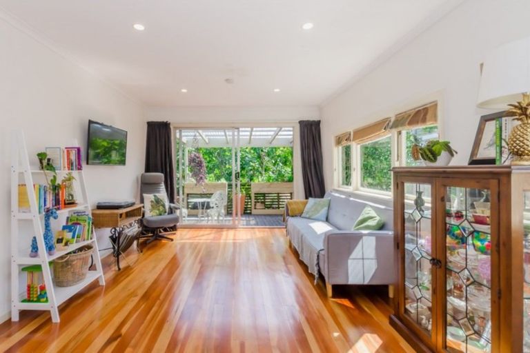 Photo of property in 27 Dale Road, Raumati South, Paraparaumu, 5032