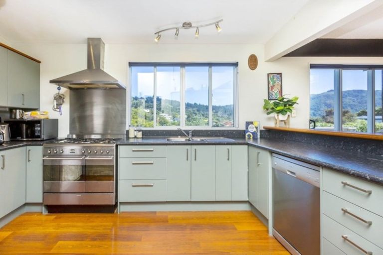 Photo of property in 44 Sunbrae Drive, Silverstream, Upper Hutt, 5019