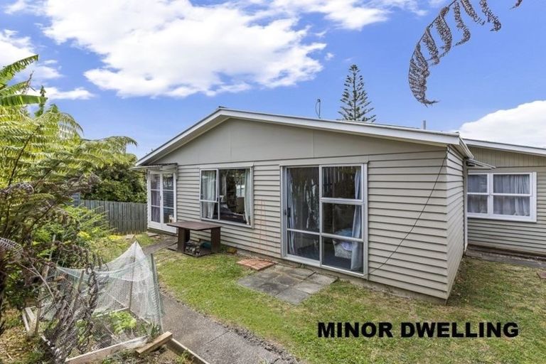 Photo of property in 50 Hogans Road, Glenfield, Auckland, 0629