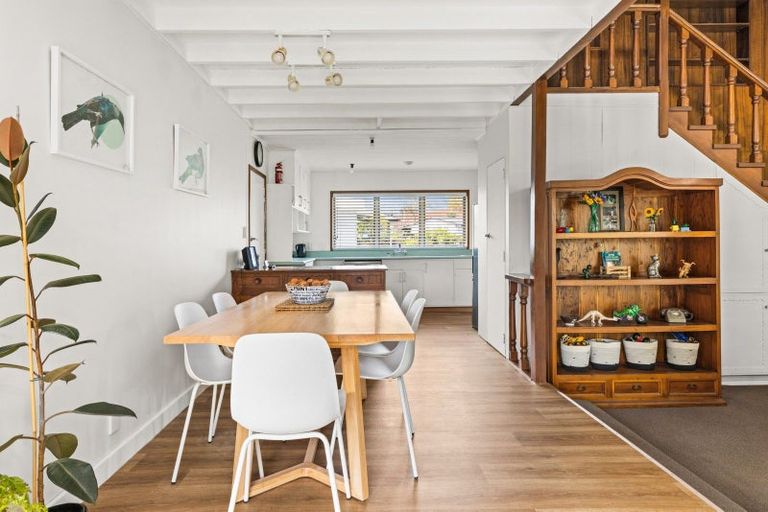 Photo of property in 110 Avondale Road, Taradale, Napier, 4112