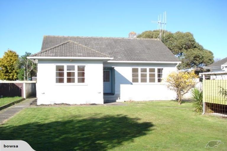 Photo of property in 23 Savage Crescent, West End, Palmerston North, 4412
