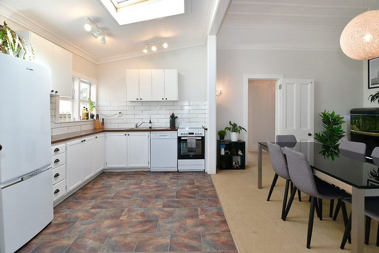 Photo of property in 1 Garfield Road, Helensville, 0800