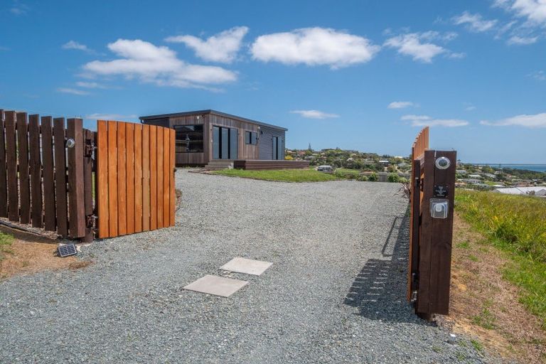 Photo of property in 6 Oden Hill, Coopers Beach, 0420