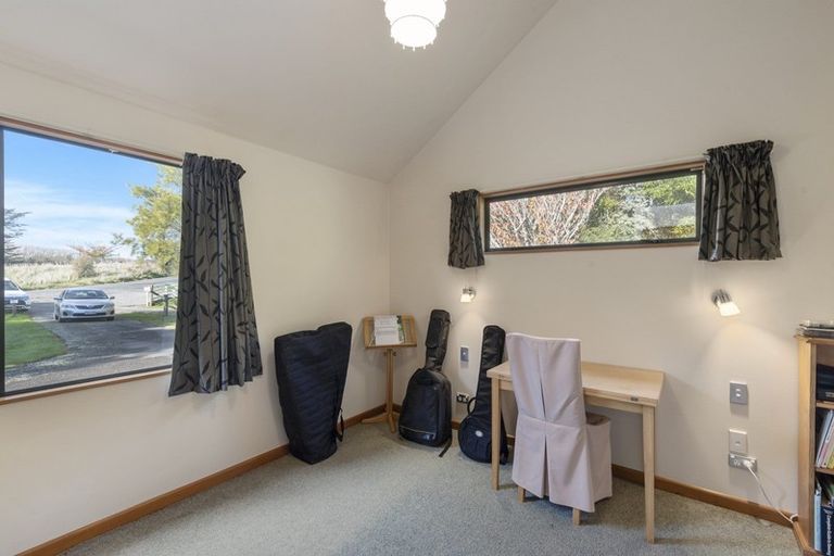 Photo of property in 149 Kawiu Road, Levin, 5510