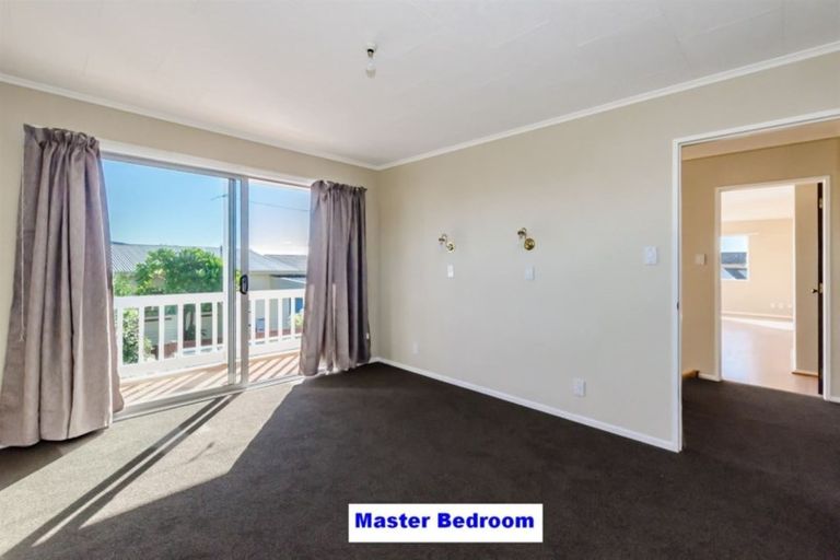 Photo of property in 4 Whyte Street, Paraparaumu Beach, Paraparaumu, 5032