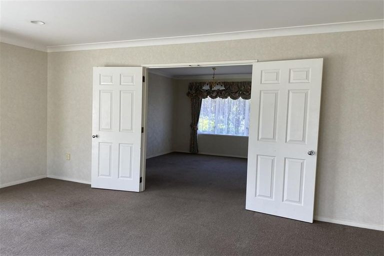 Photo of property in 11 Santa Ana Drive, Shamrock Park, Auckland, 2016