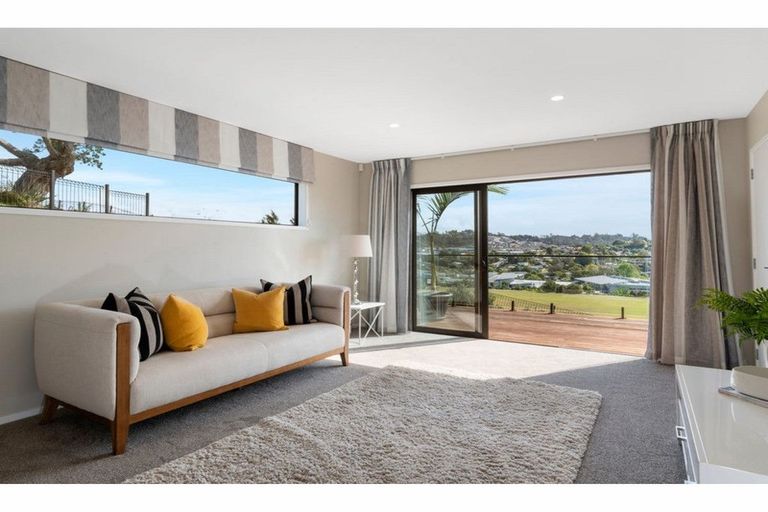 Photo of property in 41 Pohutukawa Avenue, Shelly Park, Auckland, 2014