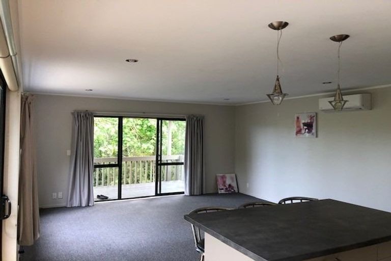 Photo of property in 1/42 Woodlands Crescent, Browns Bay, Auckland, 0630