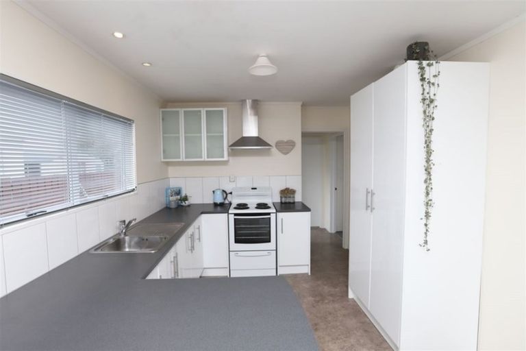 Photo of property in 12 Beadle Place, St Andrews, Hamilton, 3200