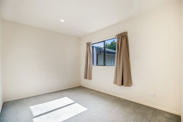 Photo of property in 135e Triangle Road, Massey, Auckland, 0614