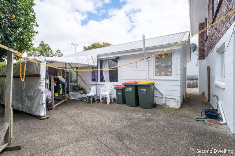 Photo of property in 486 Don Buck Road, Massey, Auckland, 0614