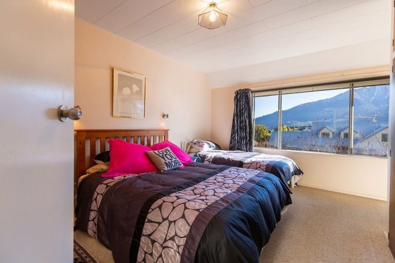 Photo of property in 11 Poplar Drive, Kelvin Heights, Queenstown, 9300