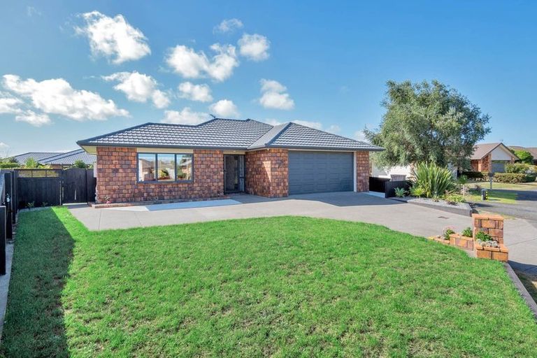 Photo of property in 7 Wroxton Place, Waiuku, 2123