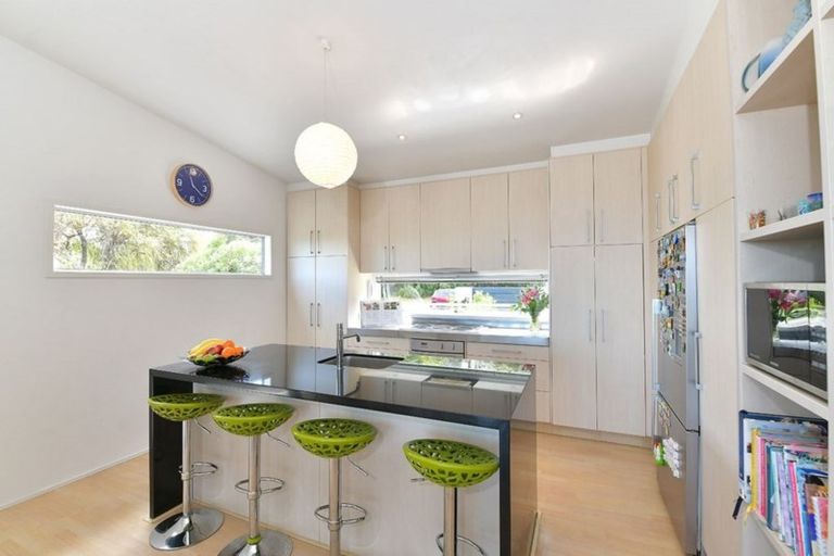 Photo of property in 77 Garfield Road, Helensville, 0800