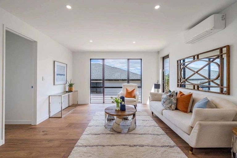 Photo of property in 30 Colliston Rise, Pinehill, Auckland, 0632