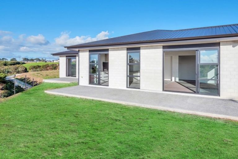 Photo of property in 24 Dame Nganeko Drive, Glenbrook, 2681