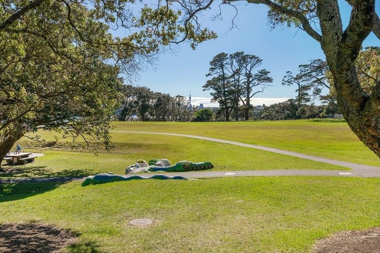 Photo of property in 16 Joan Street, Point Chevalier, Auckland, 1022