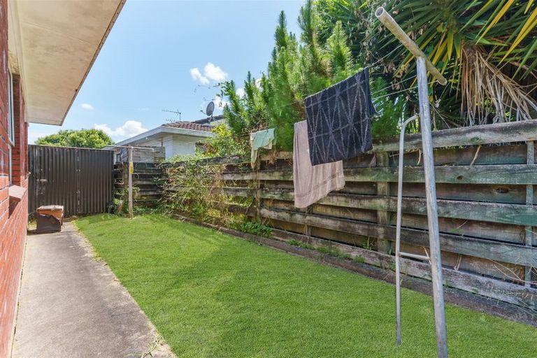 Photo of property in 2/4 Roys Road, Weymouth, Auckland, 2103