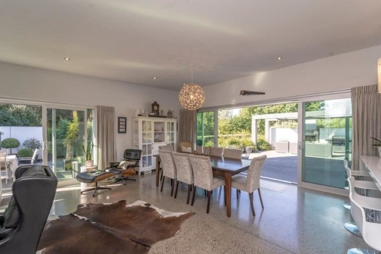 Photo of property in 3 Eagle Place, Martinborough, 5711