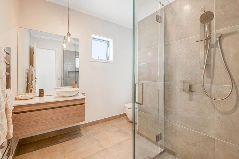 Photo of property in 51 Balboa Drive, Matakatia, Whangaparaoa, 0930