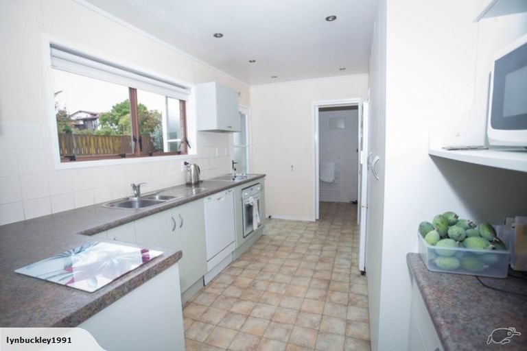 Photo of property in 2 Matuhi Rise, Henderson, Auckland, 0612