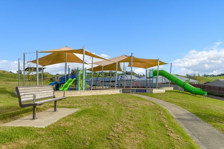 Photo of property in 1 Antrim Glade, Welcome Bay, Tauranga, 3175