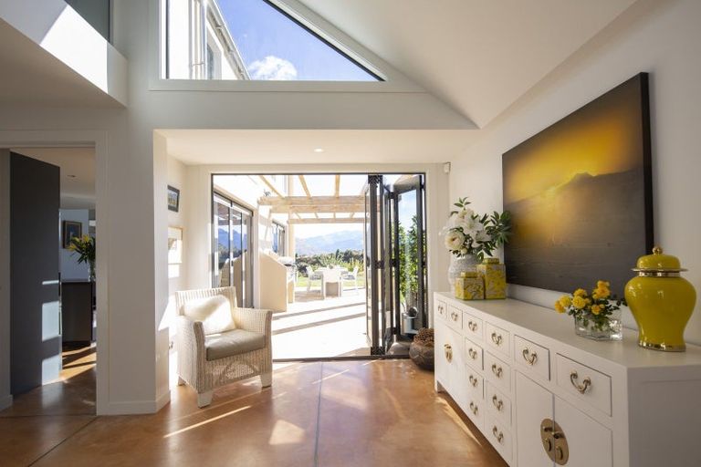 Photo of property in 5 Scenic Drive, Drift Bay, Queenstown, 9371